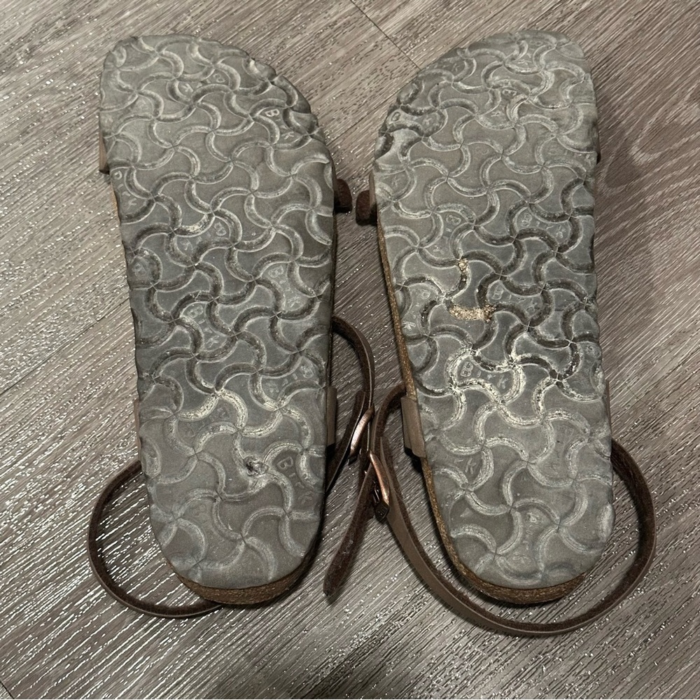 EUC Birkenstock Yara Oiled Leather Sandals - Picture 5 of 5